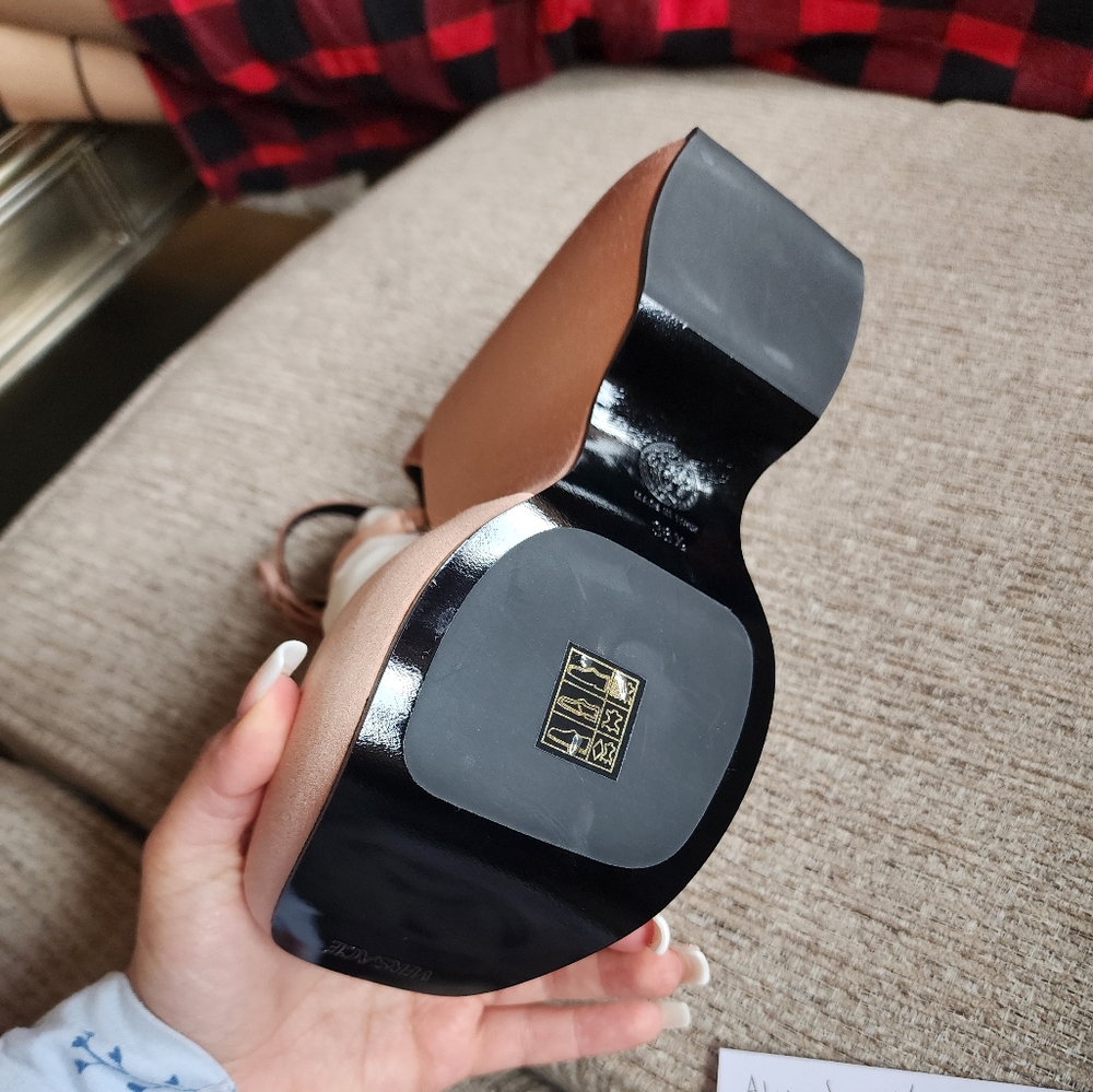 Versace plataform